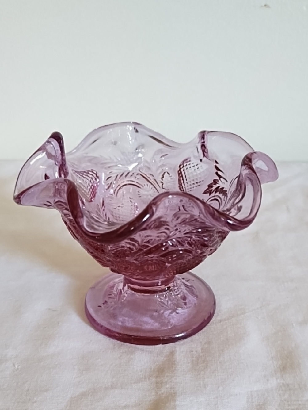 FENTON VINTAGE DUSTY ROSE STRAWBERRY PATTERN DISH